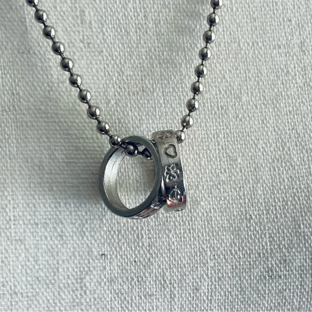 NWT GAP KIDS  Silver tone ball Necklace with silver tone metal ring charms